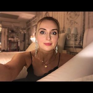 Meet your Posher, Evelina